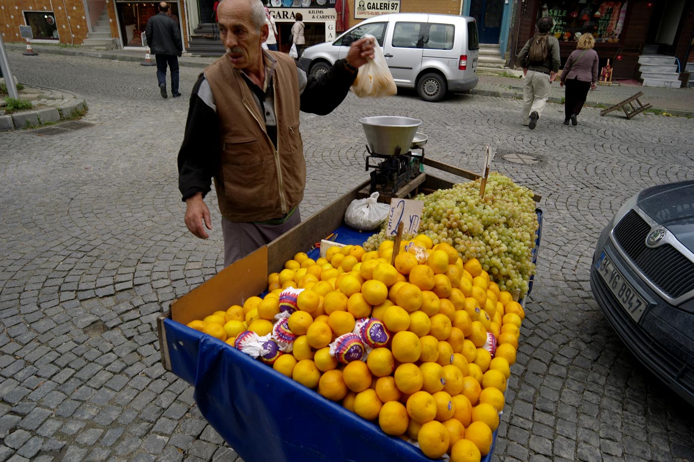Orange seller, Istanbul